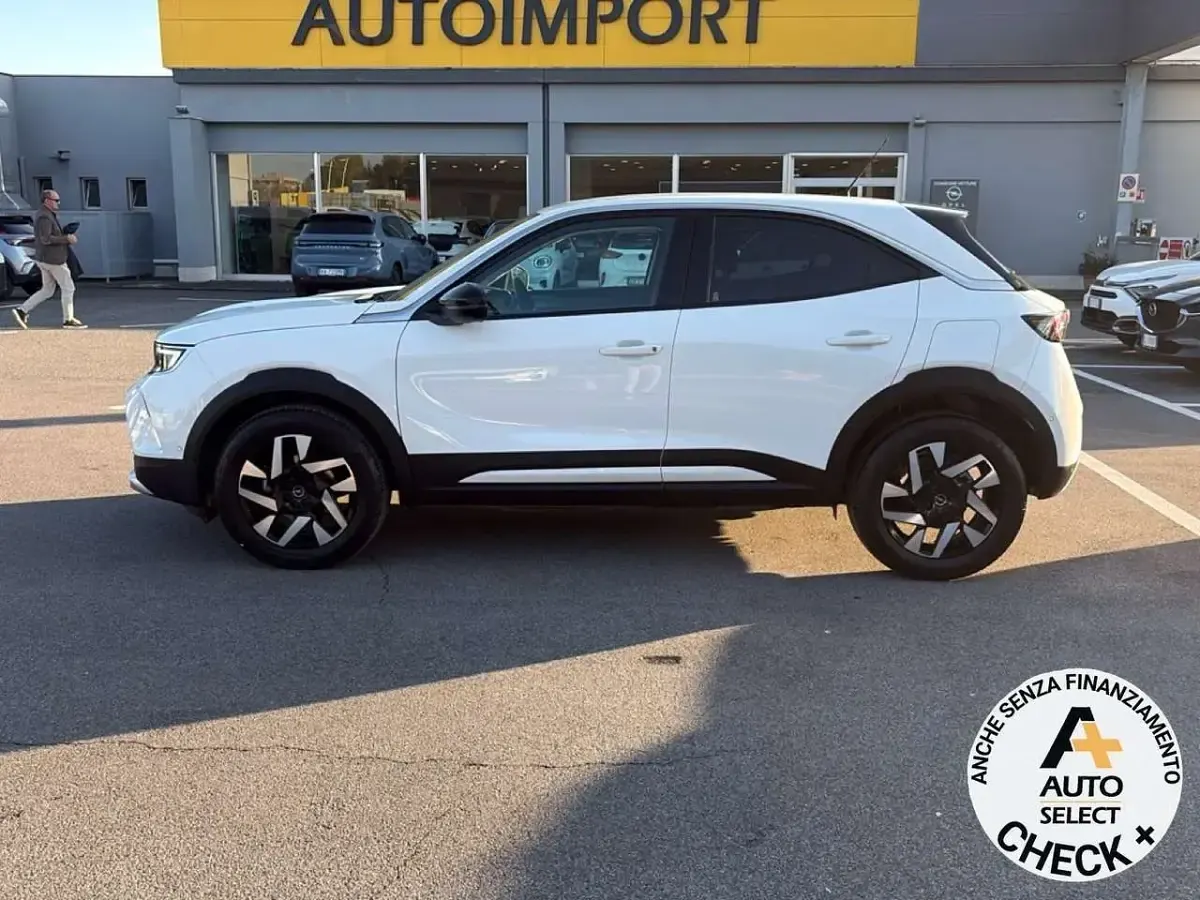 Usata Opel Mokka Elegance 131 CV (96 kW) 2022 Bianco SUV