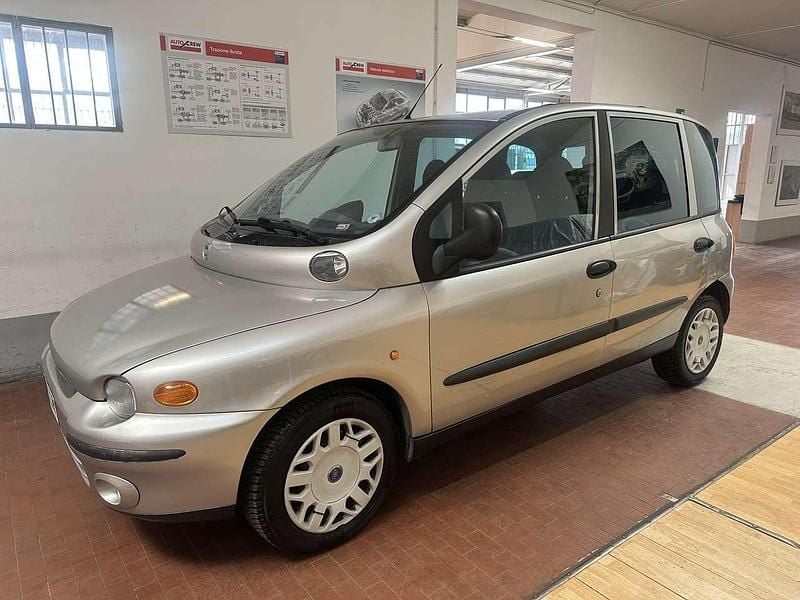 Usata Fiat Multipla 116 CV (85 kW) 2003 Argento Monovolume