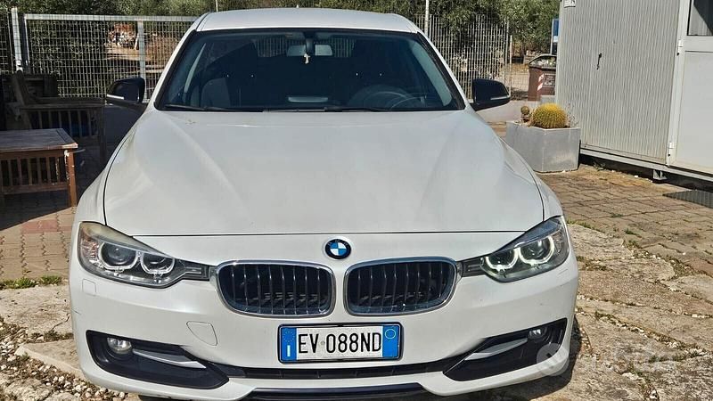 Usata BMW 320 Sport Line 190 CV (139 kW) 2015 Bianco Berlina