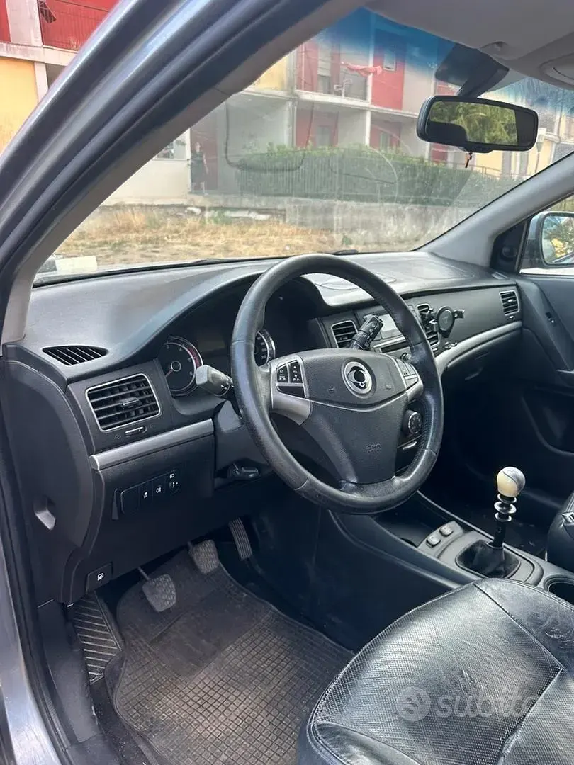 Usata SsangYong Korando 175 CV (128 kW) 2011 Grigio SUV