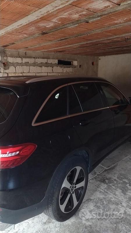 Usata Mercedes GLC250 204 CV (150 kW) 2018 Nero Berlina