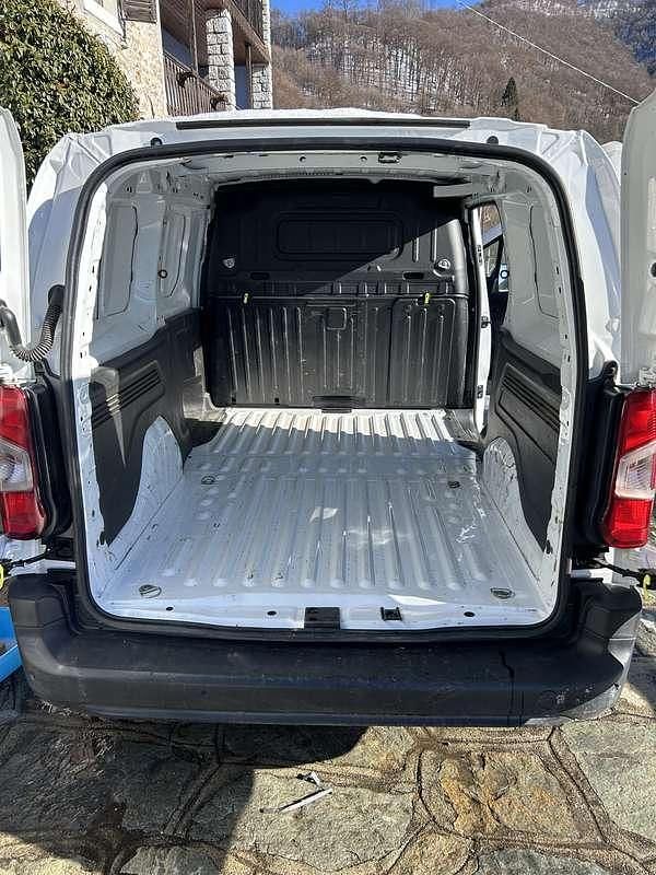 Usata Opel Combo 131 CV (96 kW) 2021 Bianco Monovolume