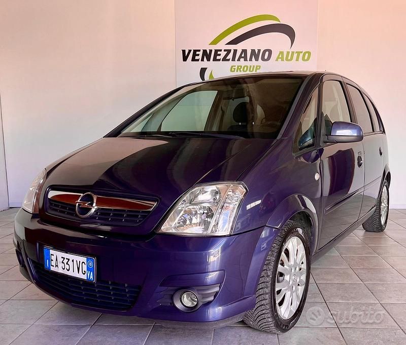Usata Opel Meriva Cosmo 101 CV (74 kW) 2010 Grigio Monovolume