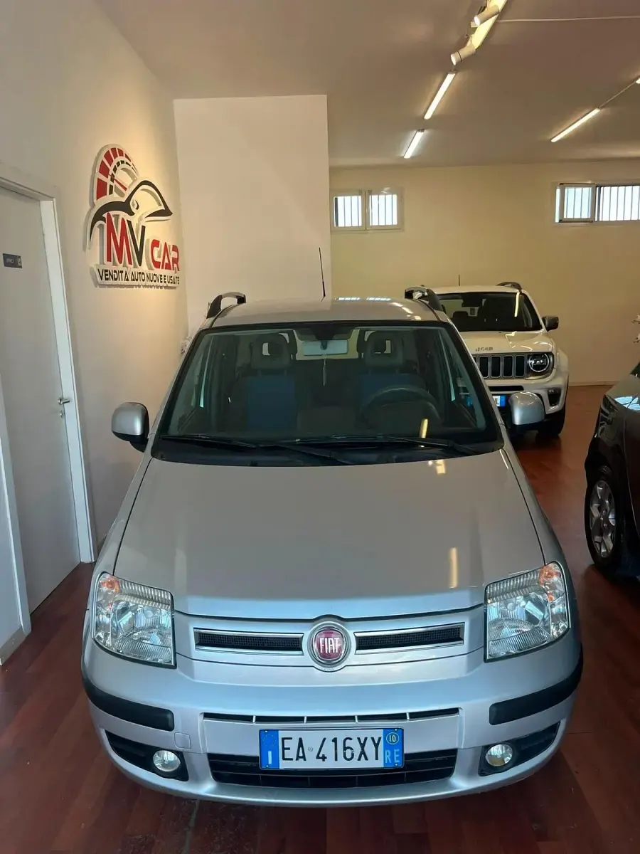 Usata Fiat Panda Emotion 69 CV (50 kW) 2010 Argento Utilitaria