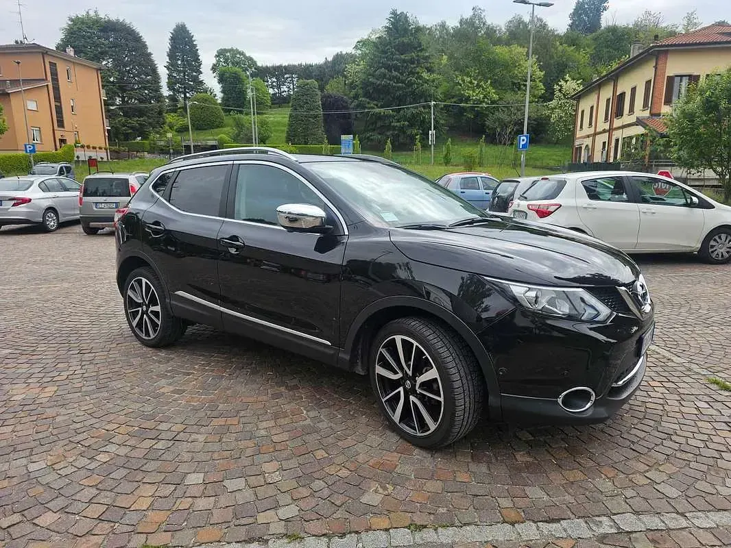 Usata Nissan Qashqai Tekna 131 CV (96 kW) 2014 Nero SUV