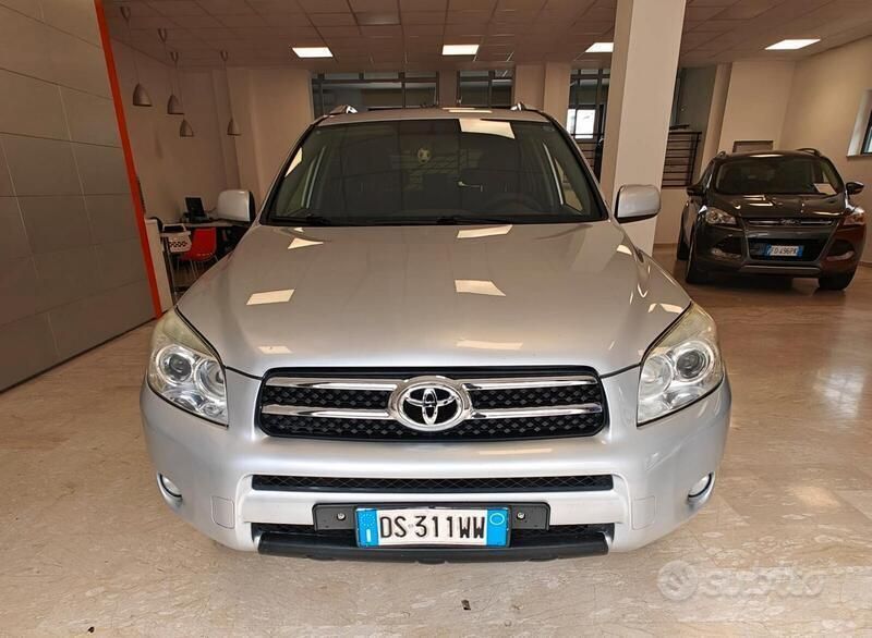 Argento Usata 2008 Toyota RAV4 Sol SUV | 5990 € (Buon prezzo) - Immagine 1/4