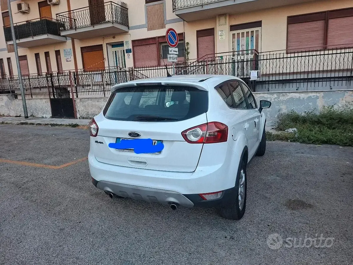 Usata Ford Kuga 120 CV (88 kW) 2012 Bianco SUV