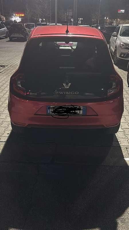 Usata Renault Twingo SE 69 CV (50 kW) 2020 Rosso Utilitaria