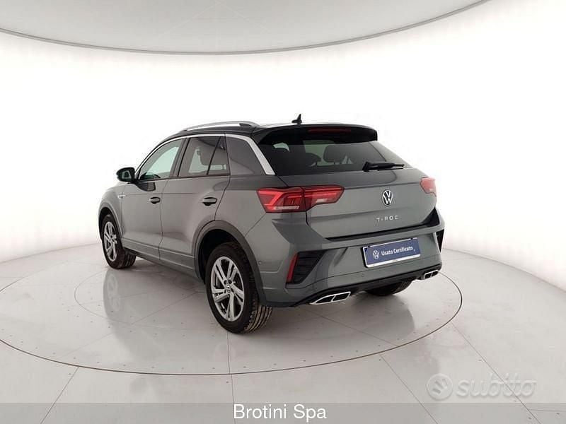 Usata VW T-Roc R-line 116 CV (85 kW) 2025 Grigio SUV