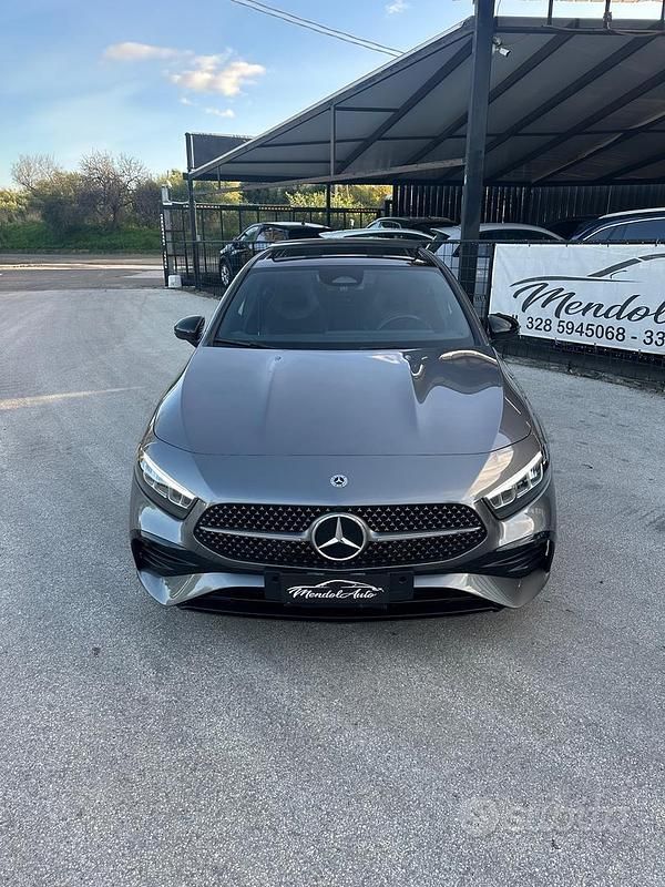 Usata Mercedes A180 AMG Line Premium 115 CV (84 kW) 2023 Grigio Berlina