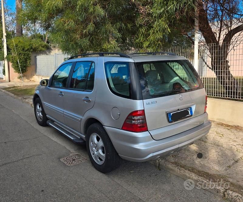 Usata Mercedes ML320 2002 Grigio SUV