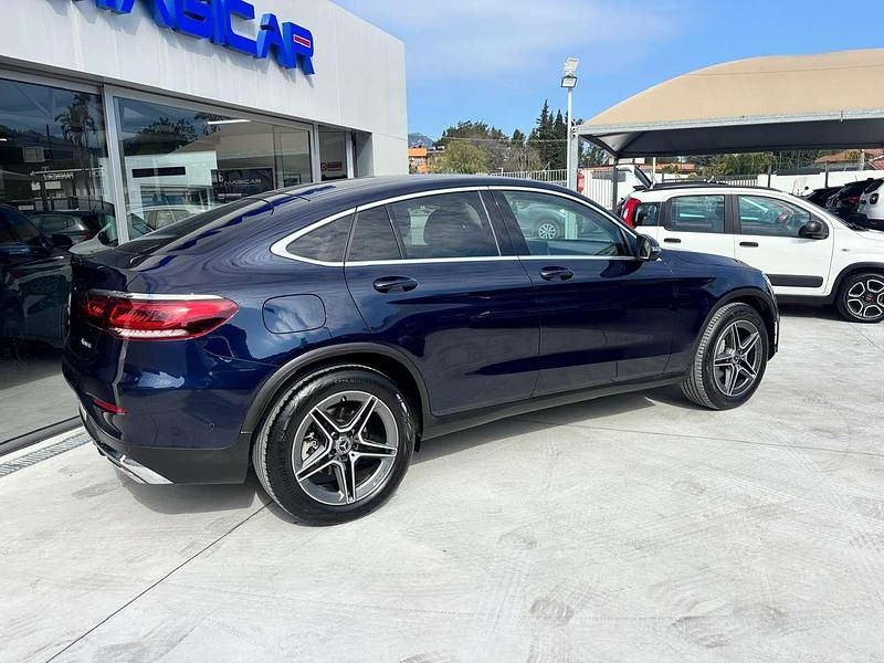 Usata Mercedes GLC220 Premium 194 CV (142 kW) 2020 Blu scuro met. Coupé