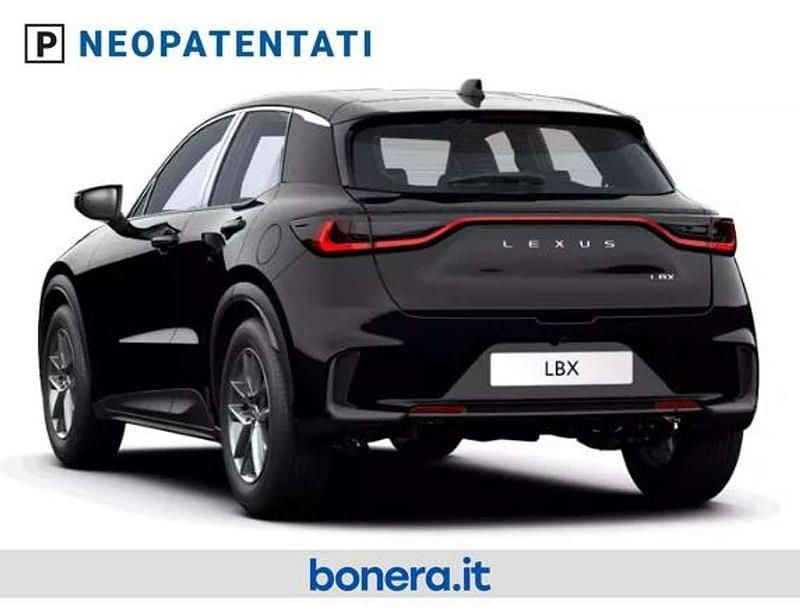 Nuova Lexus LBX 136 CV (100 kW) 2026 Nero SUV
