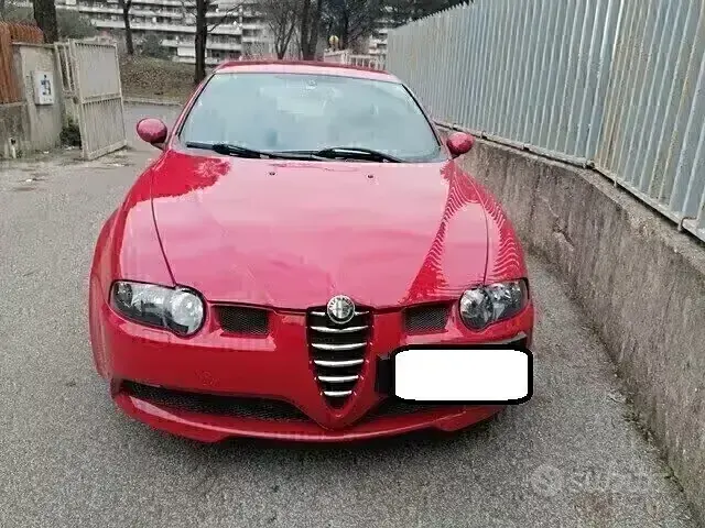 Usata Alfa Romeo 147 250 CV (183 kW) 2004 Rosso Utilitaria