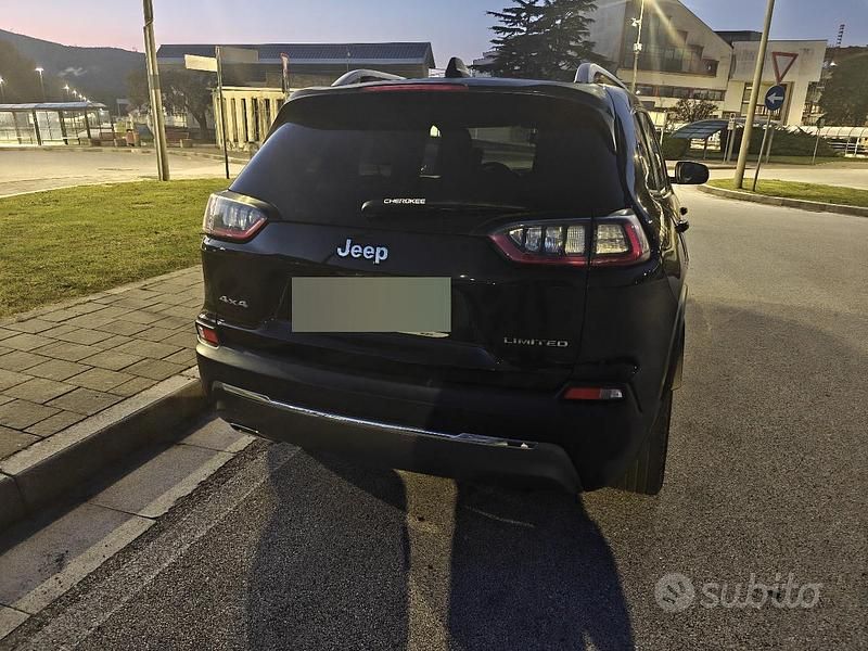 Occasion Jeep Cherokee Limited 195 ch (143 kW) 2019 Noir SUV