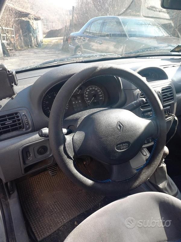 Usata Renault Clio II 64 CV (47 kW) 2000 Berlina