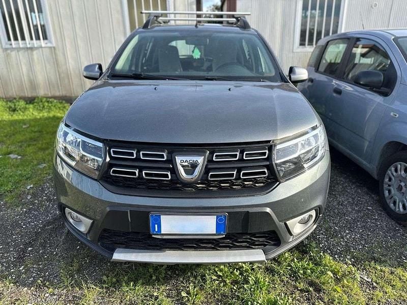 Usata Dacia Sandero Comfort 75 CV (55 kW) 2018 Grigio Berlina