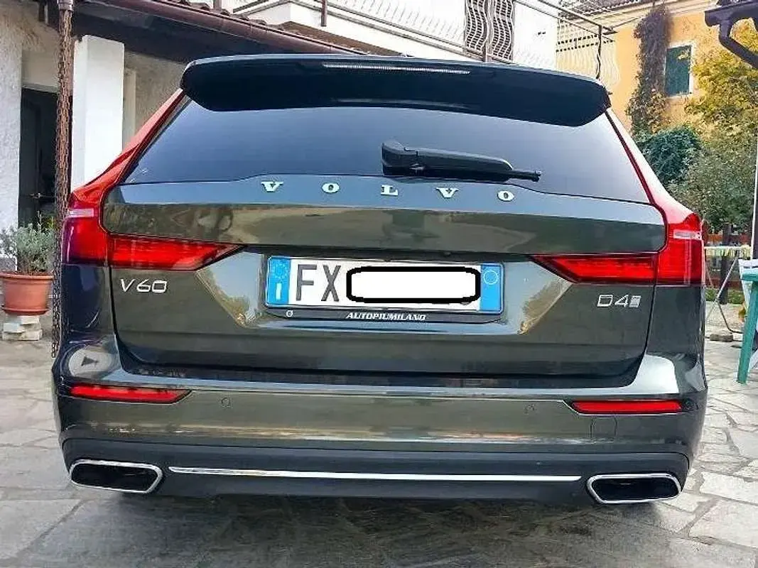 Usata Volvo V60 Inscription 190 CV (139 kW) 2019 Grigio Station wagon