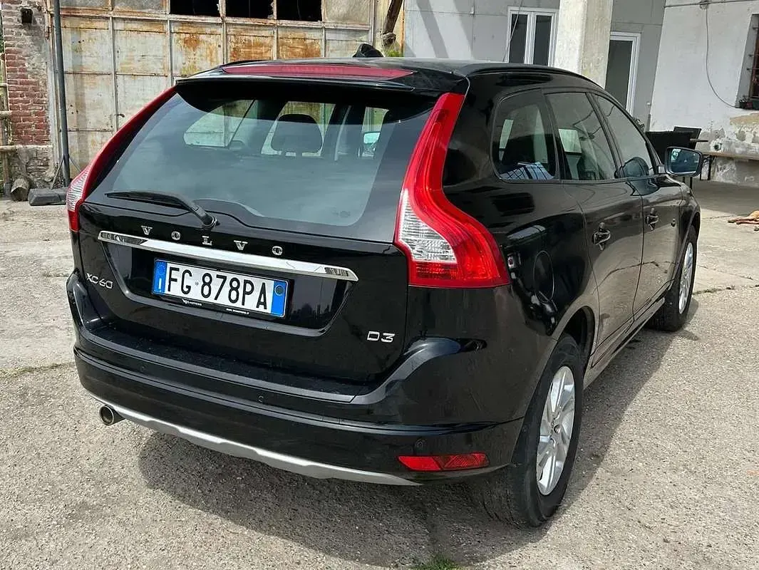 Usata Volvo XC60 136 CV (100 kW) 2017 Nero SUV