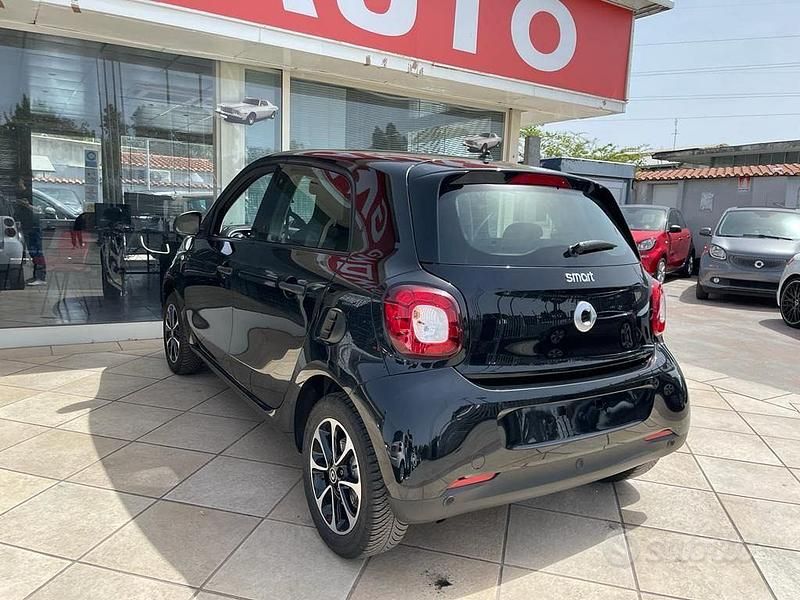 Usata Smart ForFour Passion 90 CV (66 kW) 2018 Nero Utilitaria