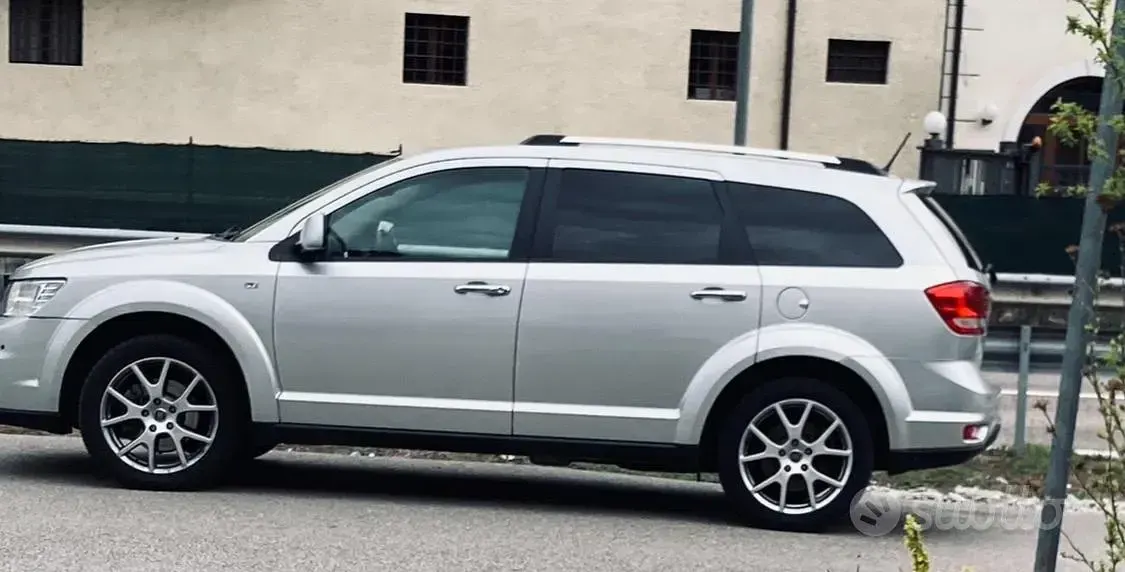Usata Fiat Freemont 170 CV (125 kW) 2014 Grigio SUV