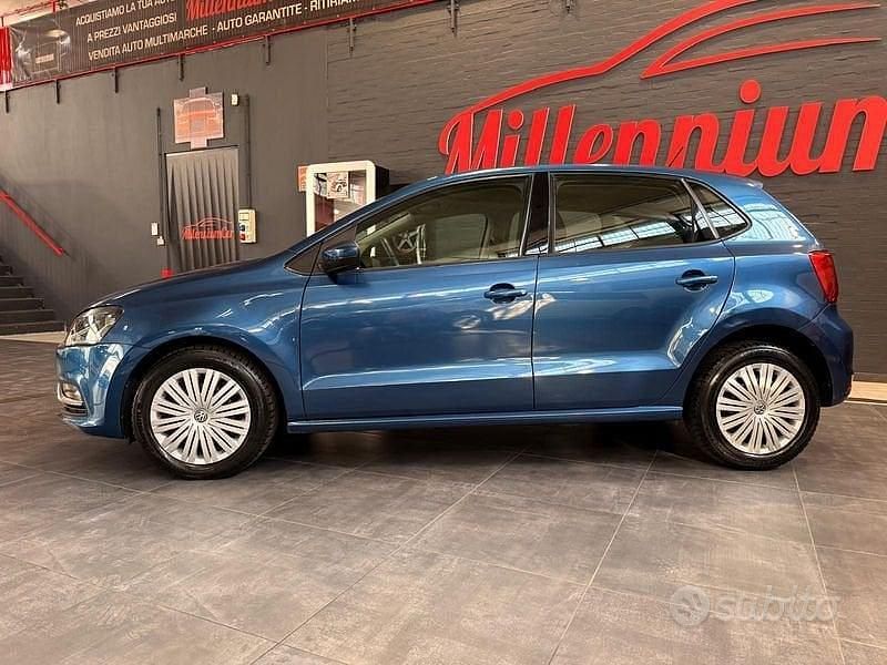 Usata VW Polo Comfortline 75 CV (55 kW) 2016 Blu Berlina