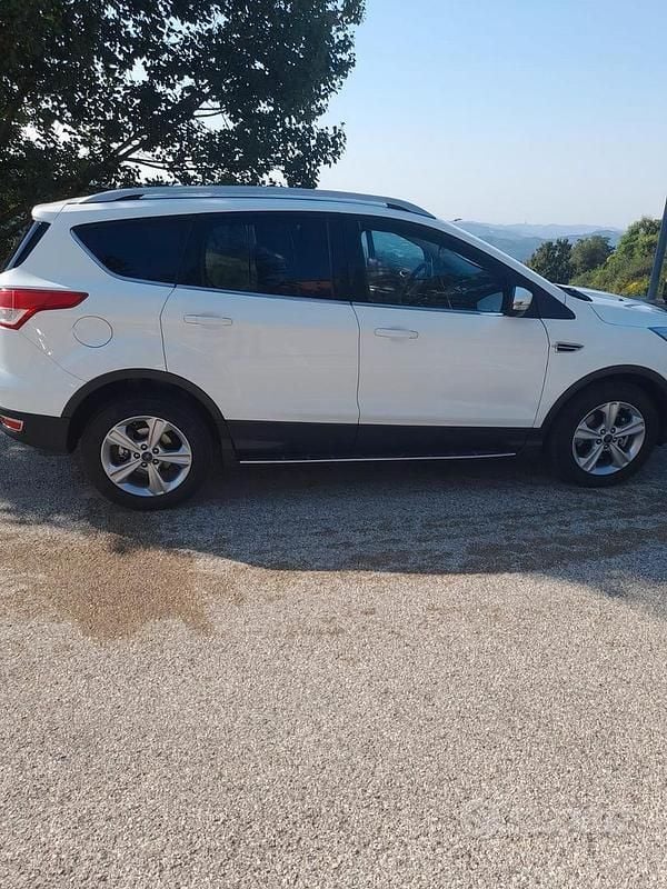 Usata Ford Kuga 140 CV (102 kW) 2014 Bianco SUV
