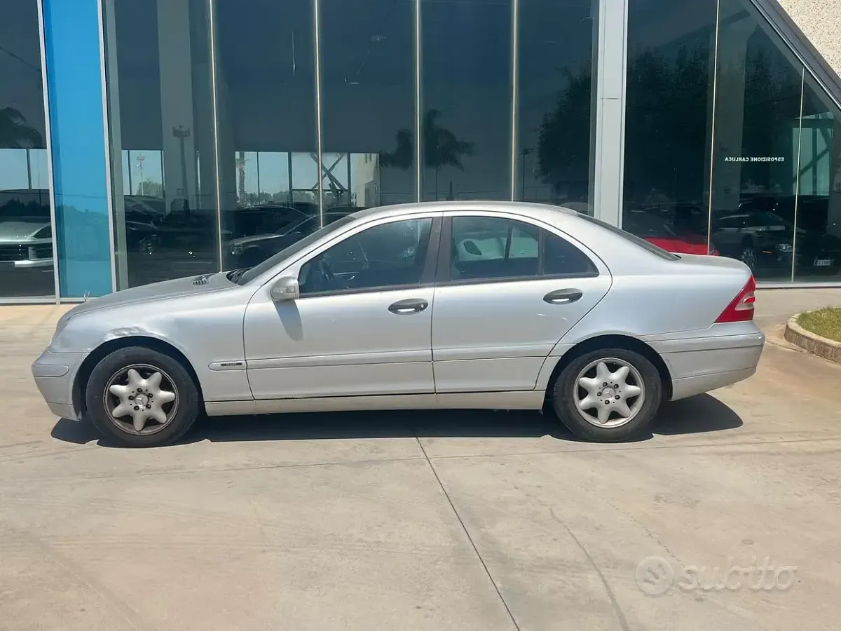 Usata Mercedes C200 Classic 163 CV (119 kW) 2000 Grigio Berlina