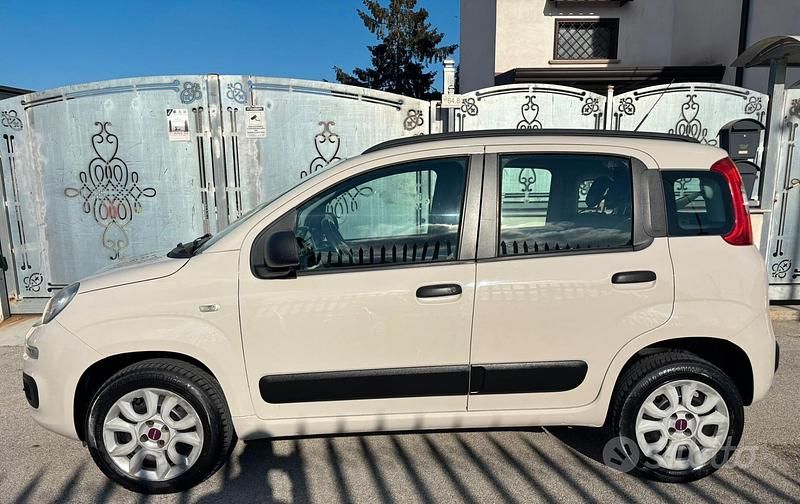 Usata Fiat Panda Lounge 84 CV (61 kW) 2013 Beige Utilitaria