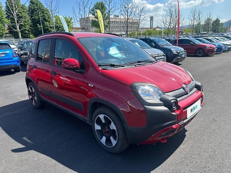 Begagnad Fiat Panda Cross Cross 70 HK (51 kW) 2024 Röd Halvkombi