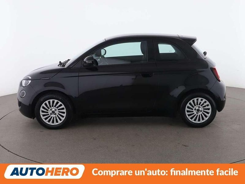 Begagnad Fiat 500e Action 42 kW (58 HK) 2022 Svart Halvkombi