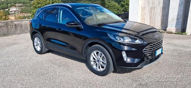 Usata Ford Kuga Titanium 120 CV (88 kW) 2021 Nero SUV