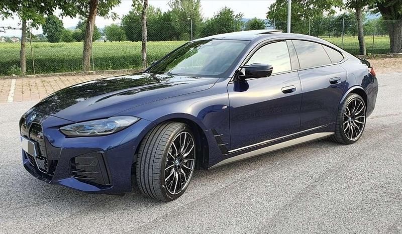 Usata BMW i4 400 kW (544 CV) 2022 Blu/azzurro Berlina