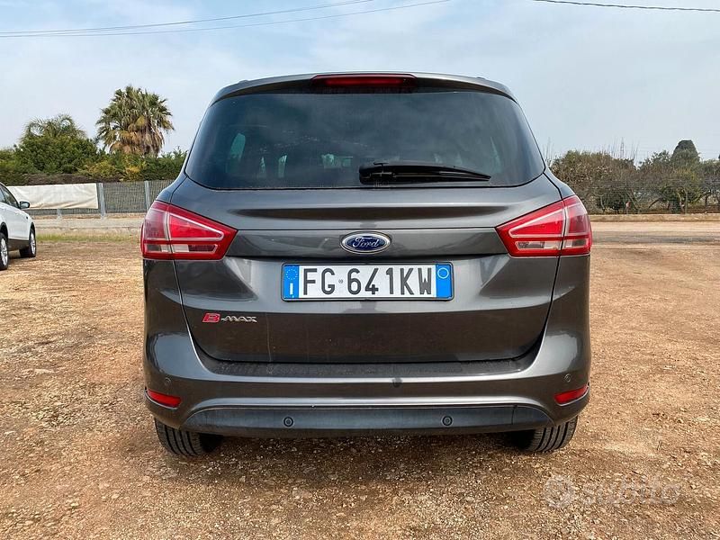 Usata Ford B-MAX Titanium 95 CV (69 kW) 2017 Grigio Monovolume