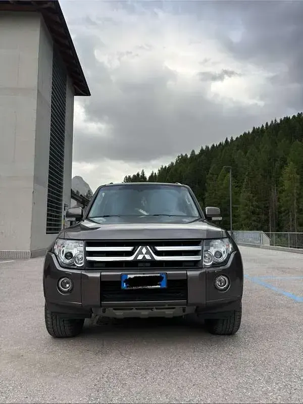 Usata Mitsubishi Pajero Edition 200 CV (147 kW) 2009 Marrone SUV