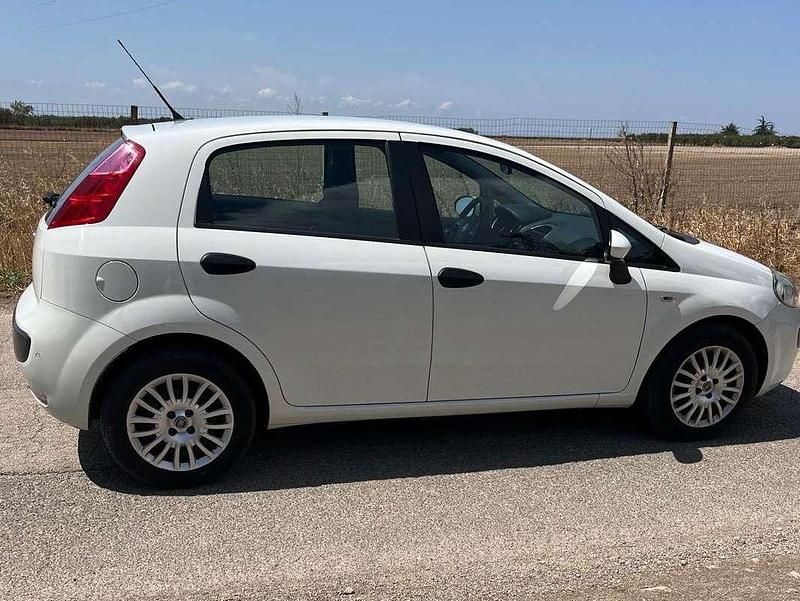 Brugt Fiat Punto 84 HK (61 kW) 2015 Hvid Sedan