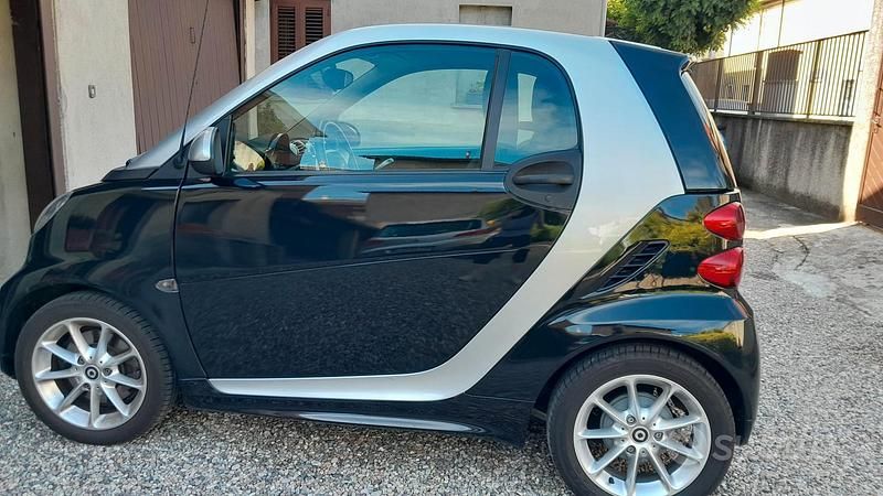 Usata Smart ForTwo Coupé 54 CV (39 kW) 2014 Nero Coupé