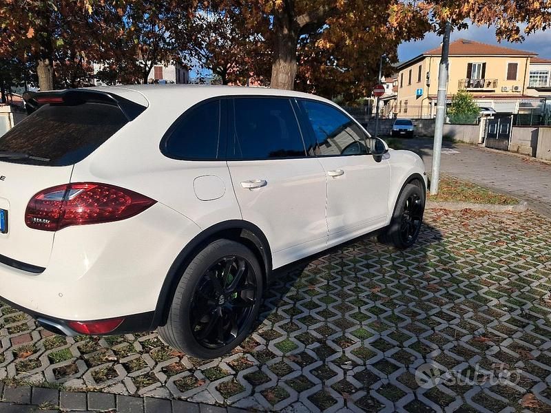 Usata Porsche Cayenne 2011 Bianco SUV