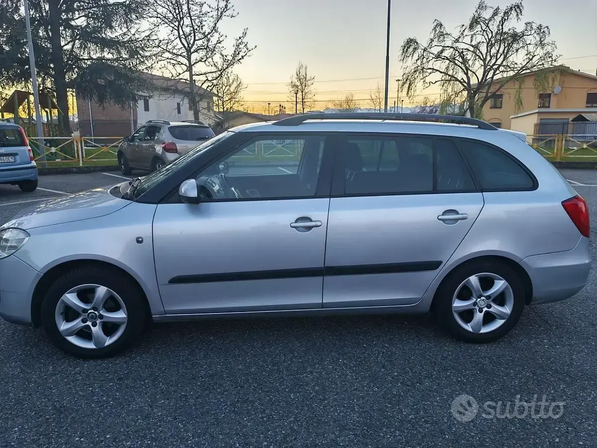 Usata Skoda Fabia 105 CV (77 kW) 2009 Grigio Station wagon