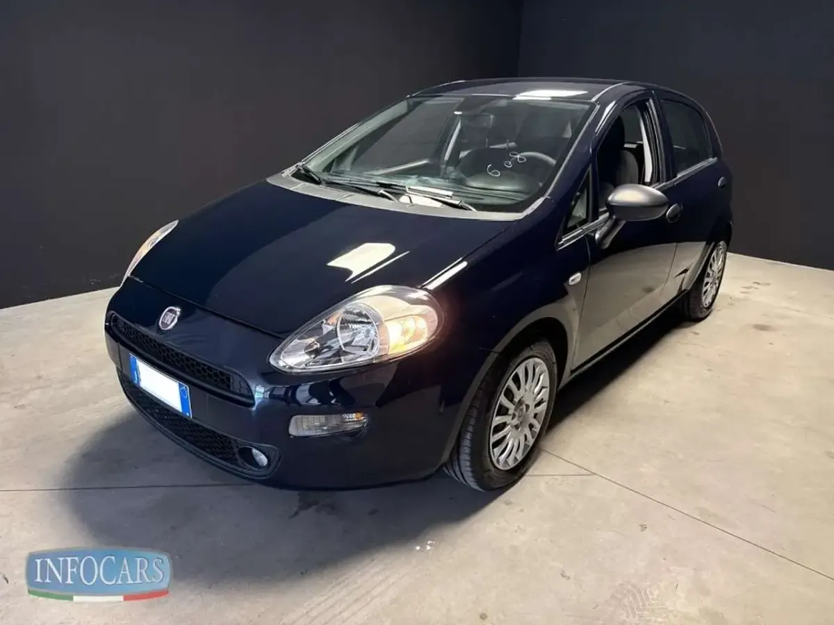Usata Fiat Punto Street 95 CV (69 kW) 2018 Blu pastello Utilitaria