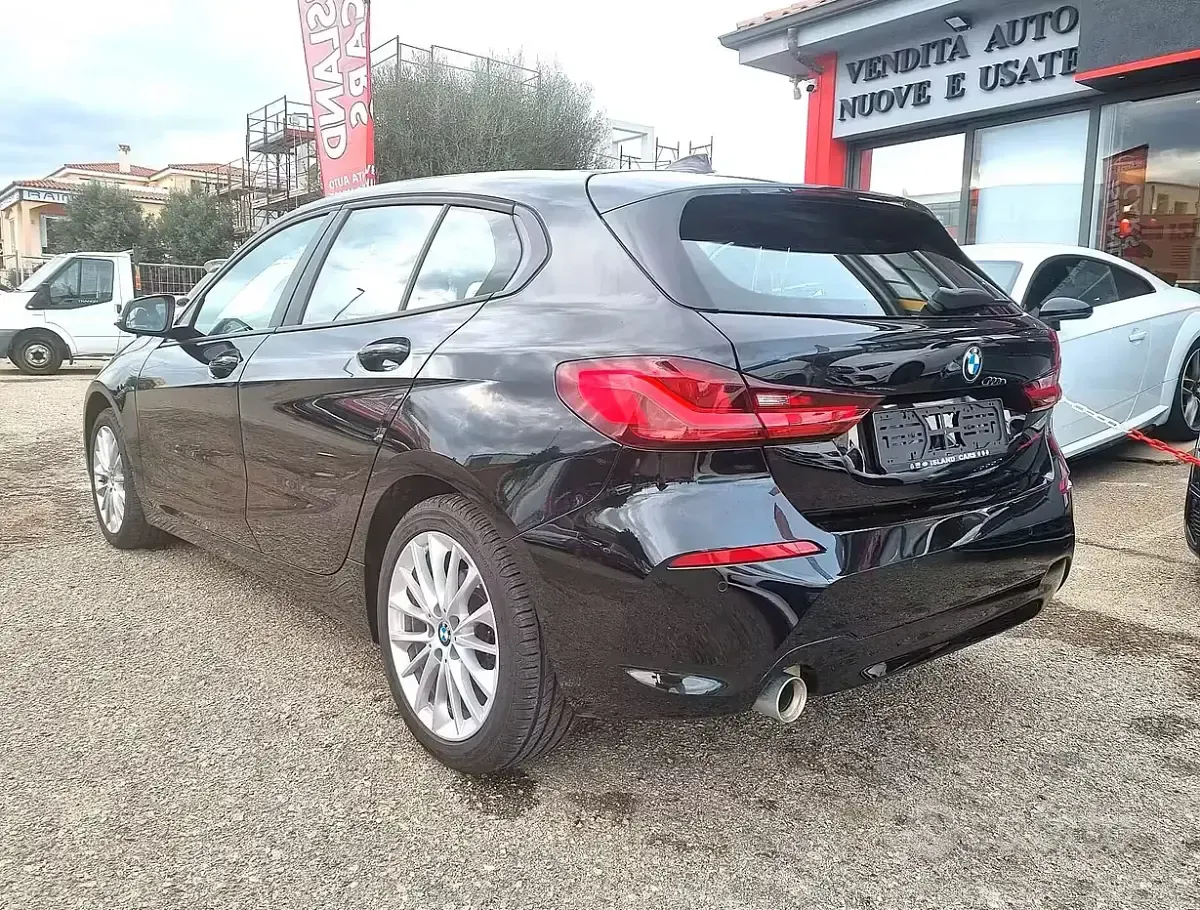 Occasion BMW 118 Advantage 136 ch (100 kW) 2021 Noir Citadine