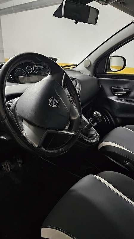 Usata Lancia Ypsilon Silver 80 CV (58 kW) 2015 Utilitaria