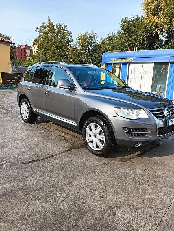Usata VW Touareg 174 CV (127 kW) 2008 Grigio SUV