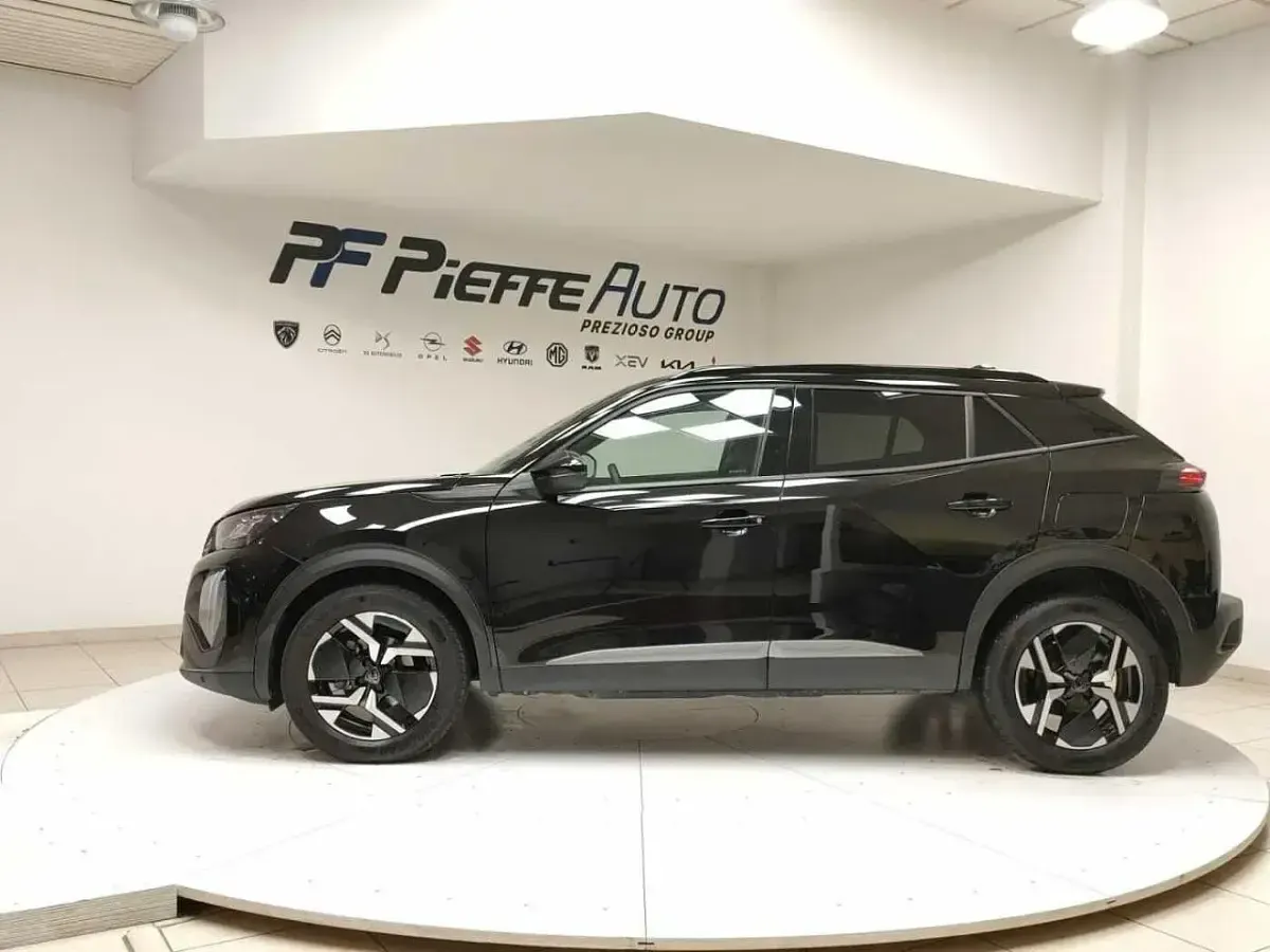 Usata Peugeot 2008 Allure 102 CV (75 kW) 2025 Nero SUV