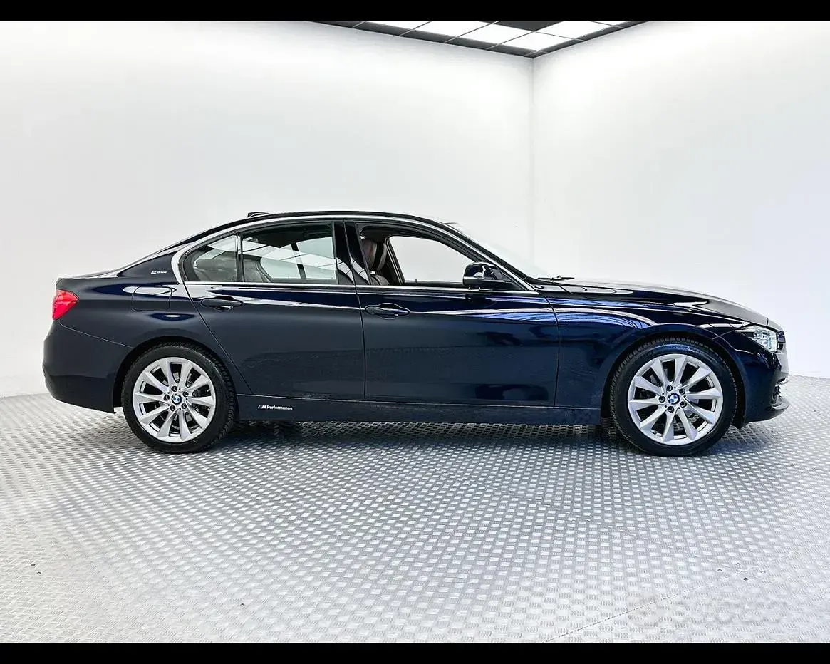 Usata BMW 330 iPerformance 184 CV (135 kW) 2017 Bluazzurro Berlina