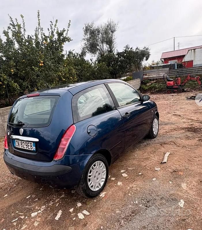 Usata Lancia Ypsilon 60 CV (44 kW) 2005 Blu Utilitaria
