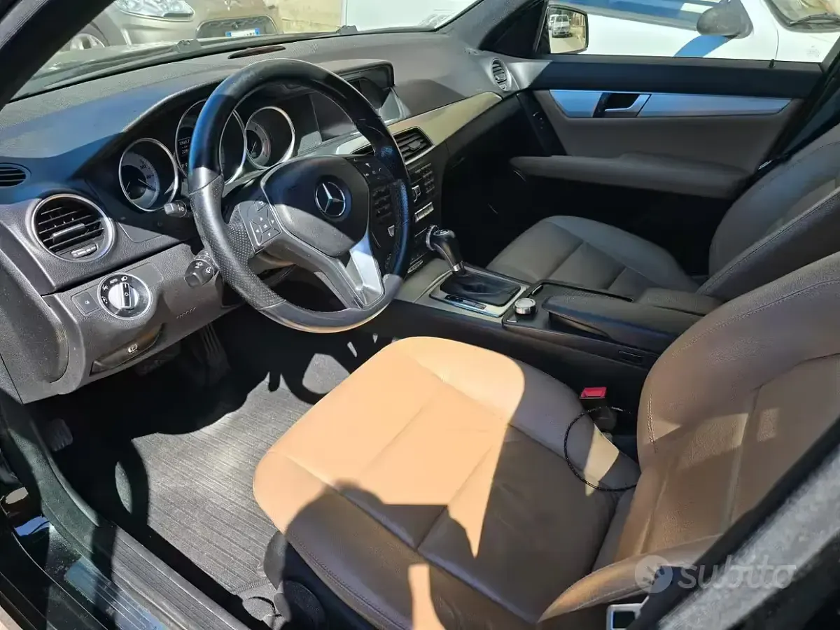 Usata Mercedes 300 231 CV (169 kW) 2012 Nero Station wagon
