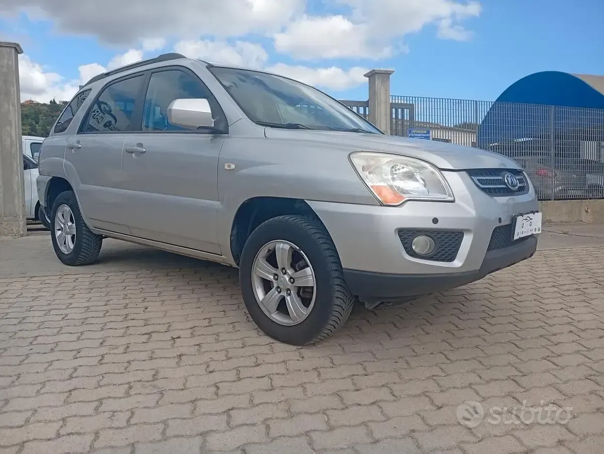 Usata Kia Sportage Active 150 CV (110 kW) 2010 Grigio SUV