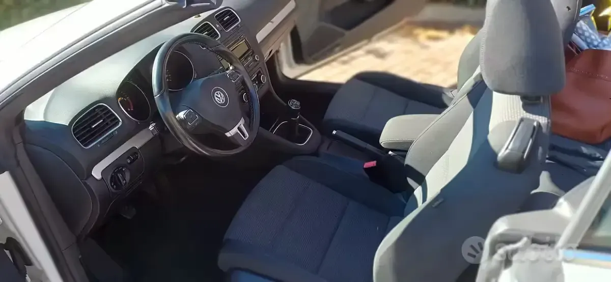 Usado VW Golf Cabriolet 105 HP (77 kW) 2012 Branco Cabrios