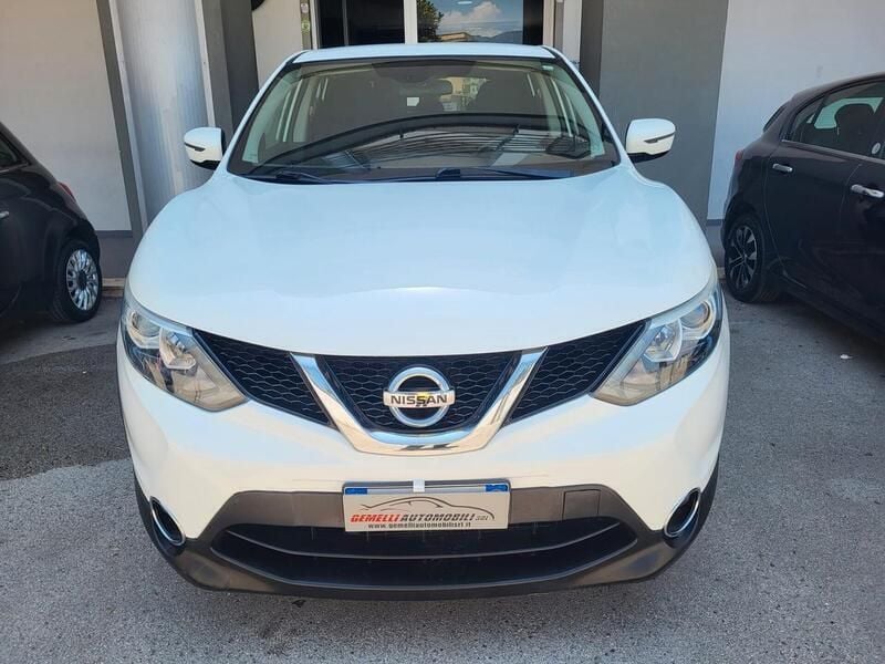 Usata Nissan Qashqai Acenta 110 CV (80 kW) 2016 Bianco SUV
